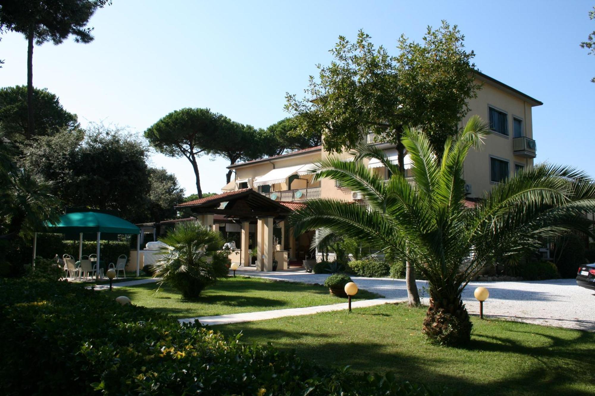 Hotel Verdemare Marina di Pietrasanta Exterior photo