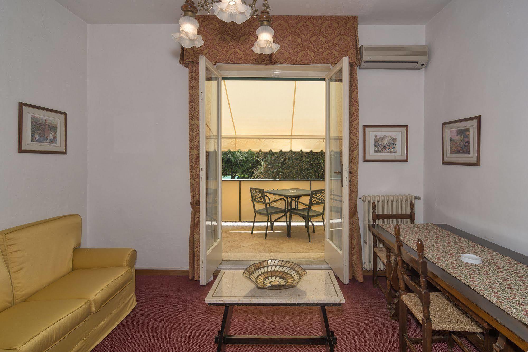Hotel Verdemare Marina di Pietrasanta Exterior photo