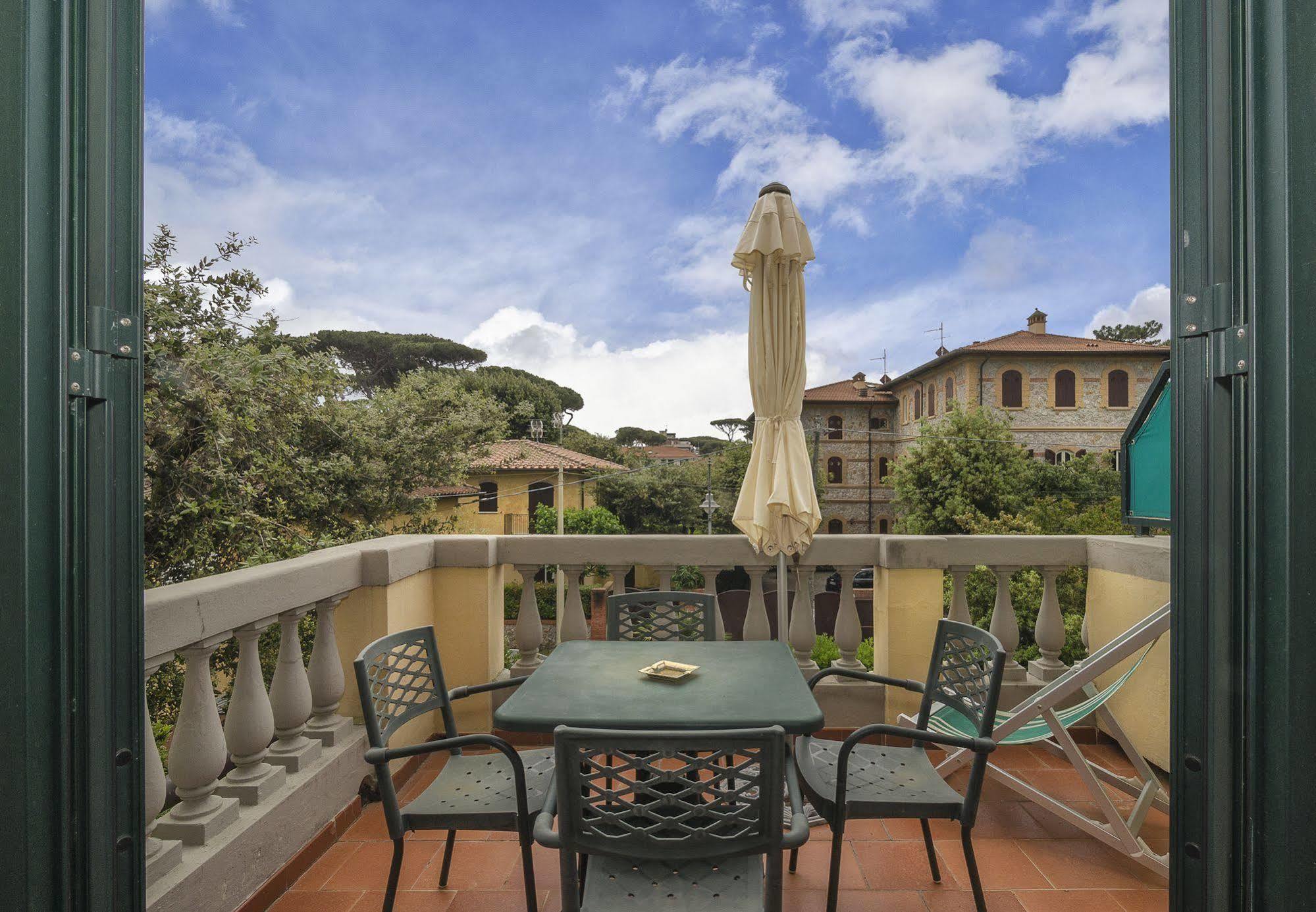 Hotel Verdemare Marina di Pietrasanta Exterior photo