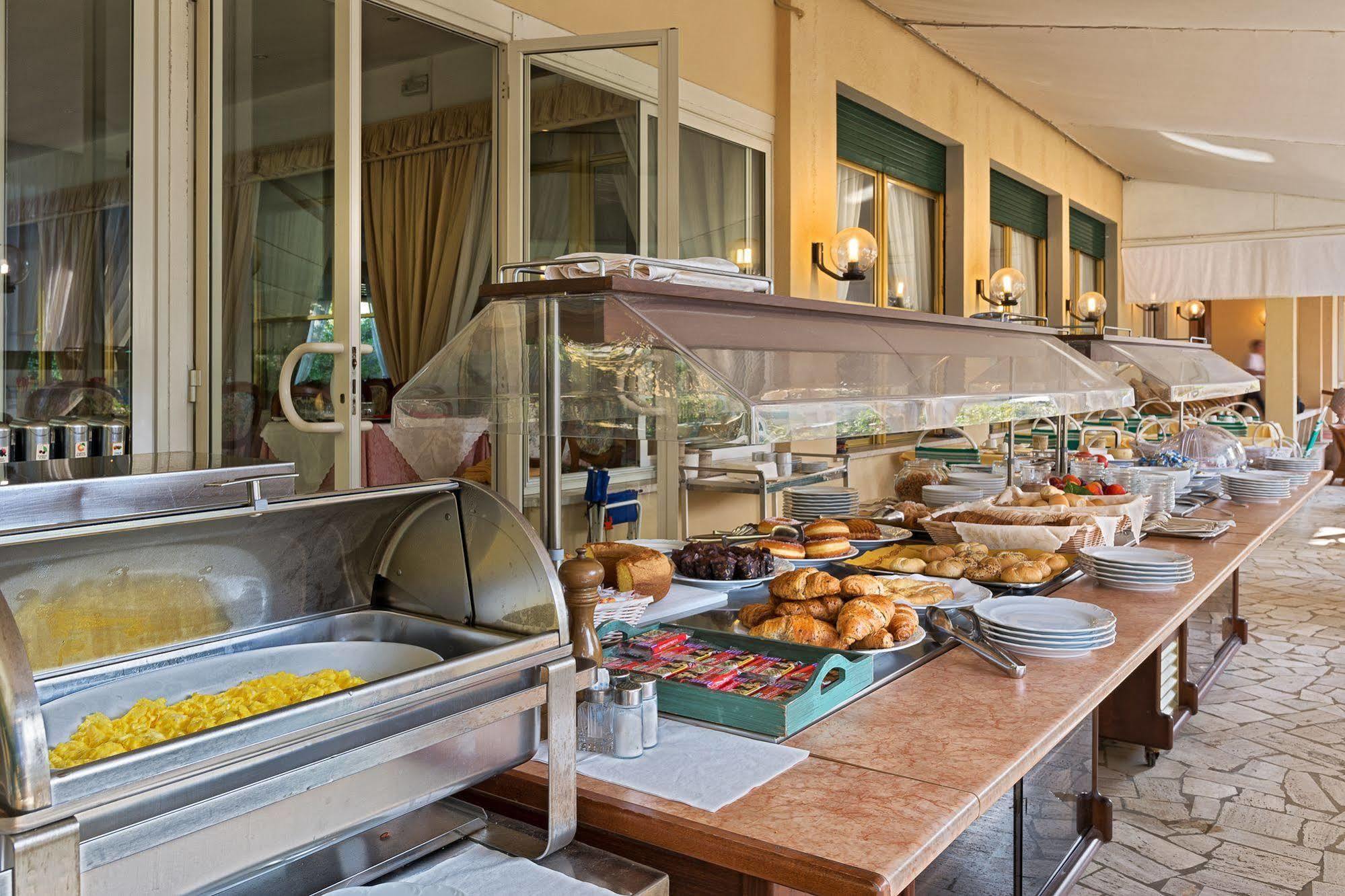 Hotel Verdemare Marina di Pietrasanta Exterior photo